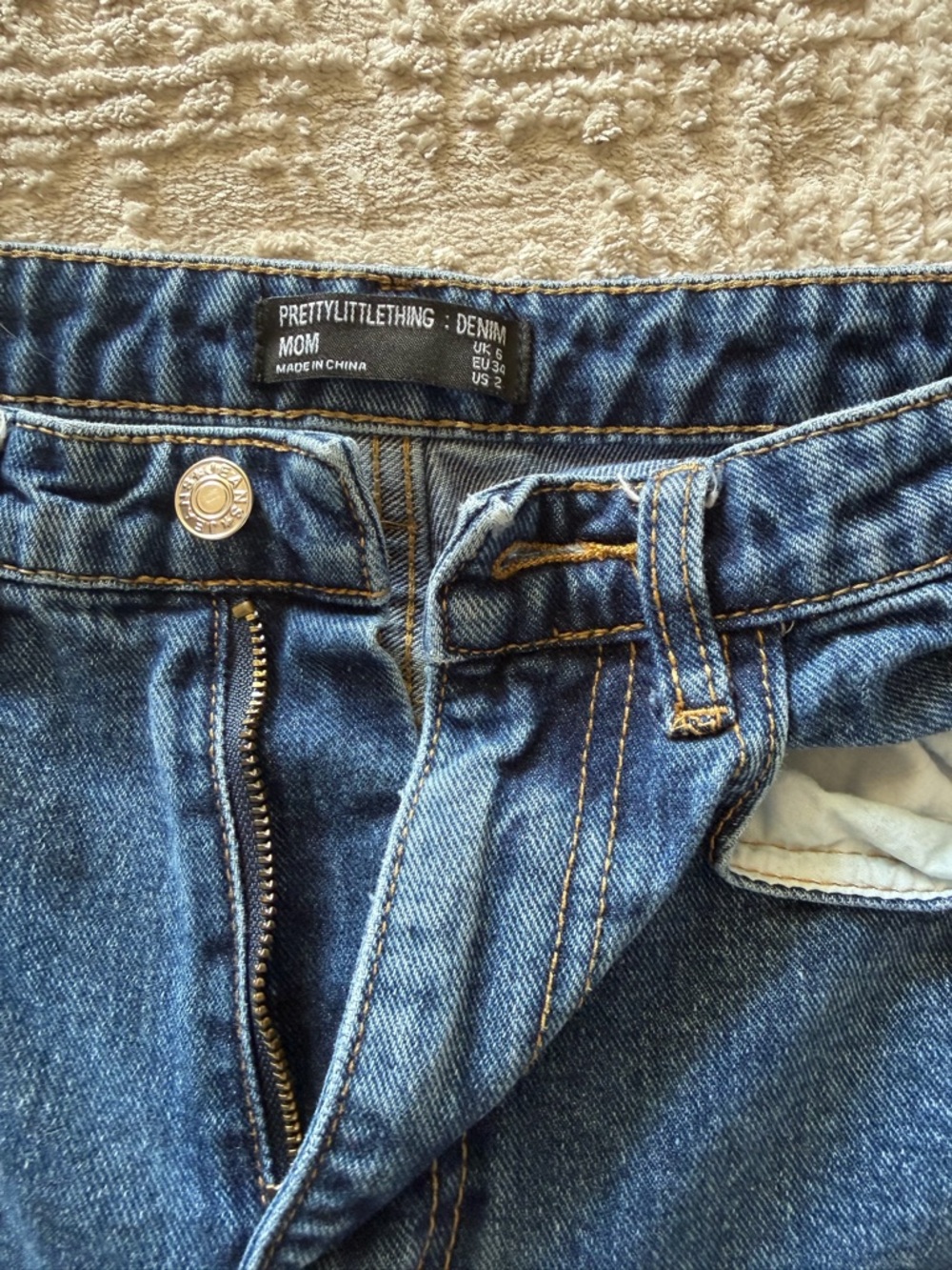 PrettyLittleThing Dark Blue Distressed Boyfriend Jeans - Picture 3 of 5